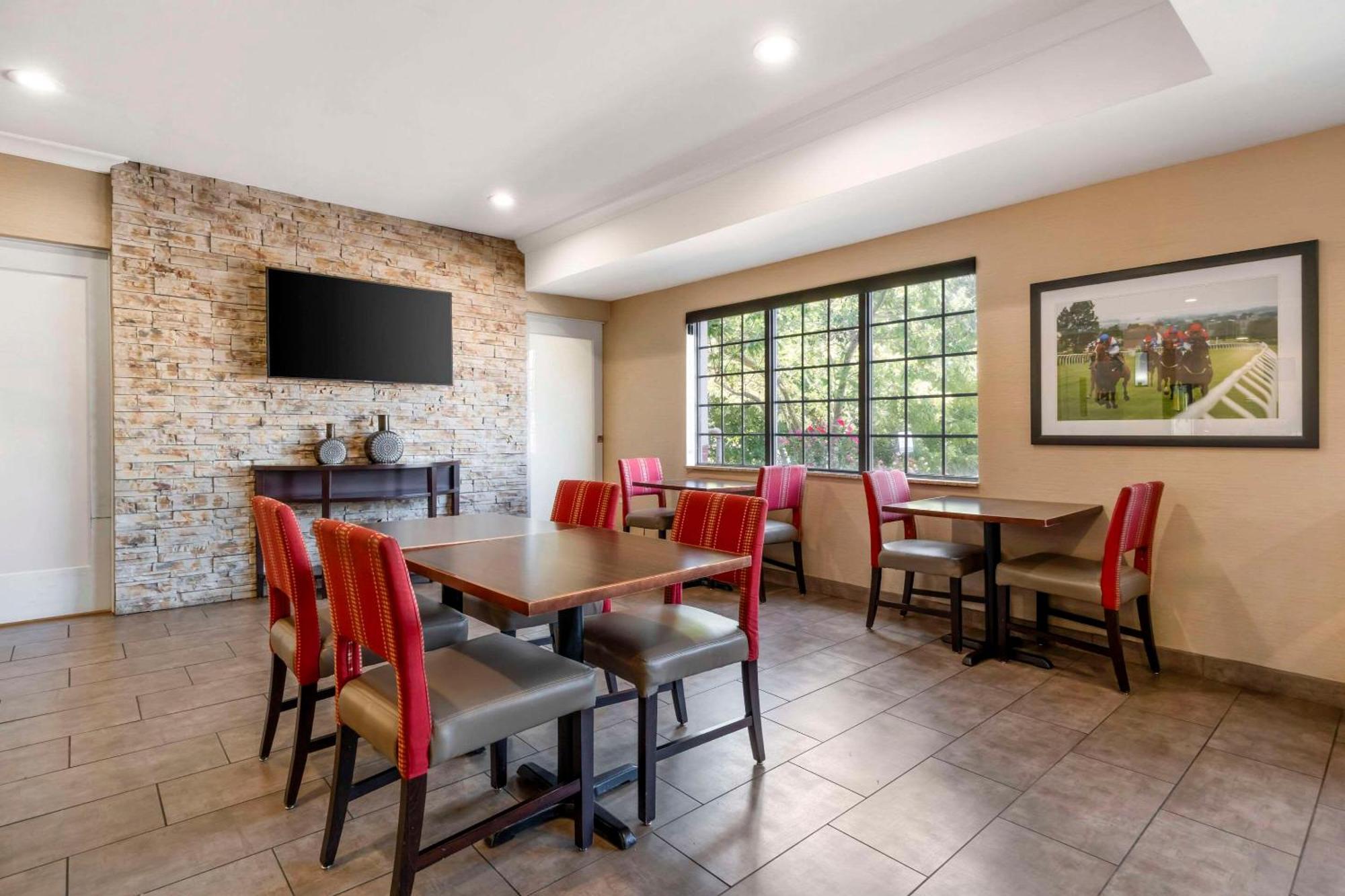 Comfort Suites Elizabethtown Εξωτερικό φωτογραφία